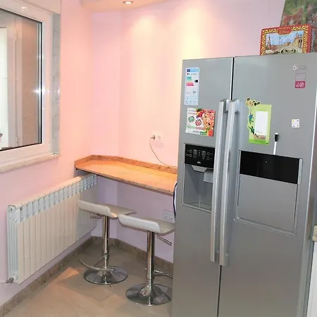 Apartment Palais View: Elegant Two-bedroom