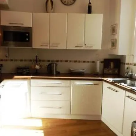 Apartment Palais View: Elegant Two-bedroom