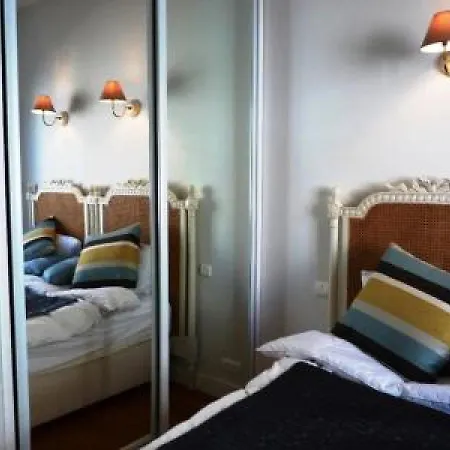 Palais View: Elegant Two-bedroom Apartment Cannes