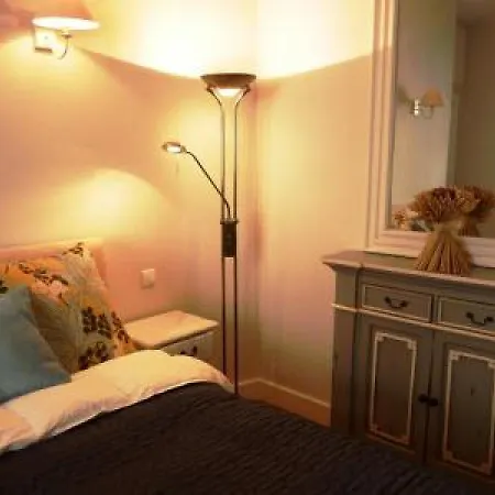Palais View: Elegant Two-bedroom Apartment