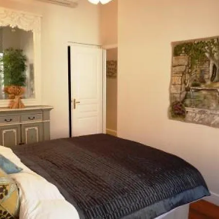 Palais View: Elegant Two-bedroom *