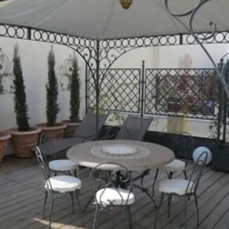 Palais View: Elegant Two-bedroom Cannes