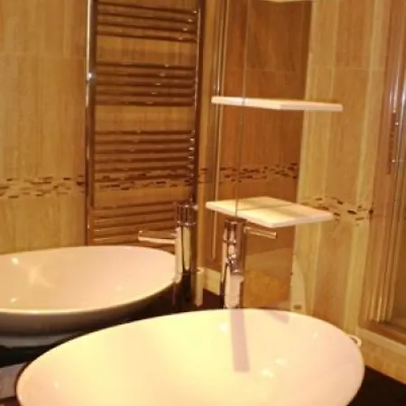 Palais View: Elegant Two-bedroom * Cannes