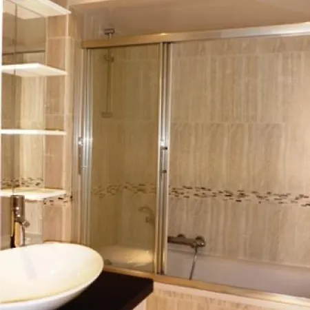 Palais View: Elegant Two-bedroom Apartment