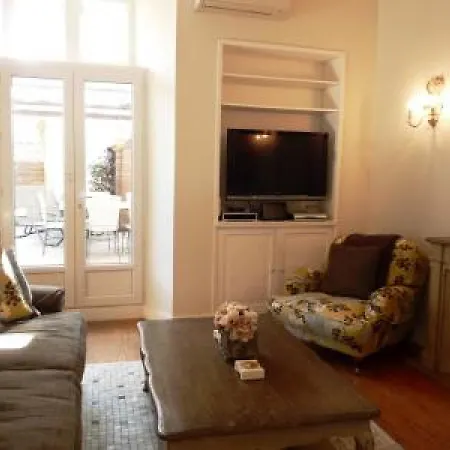 Palais View: Elegant Two-bedroom Apartment Cannes